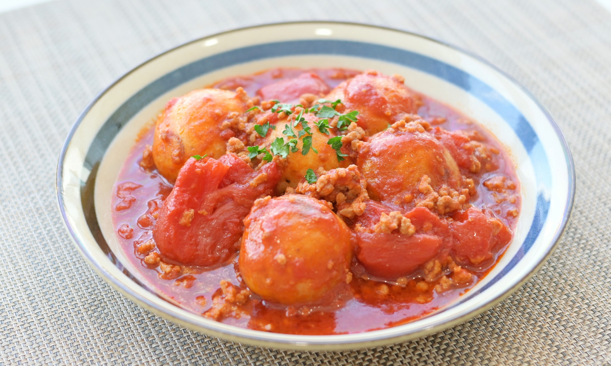 じゃが芋とひき肉のトマト煮込み